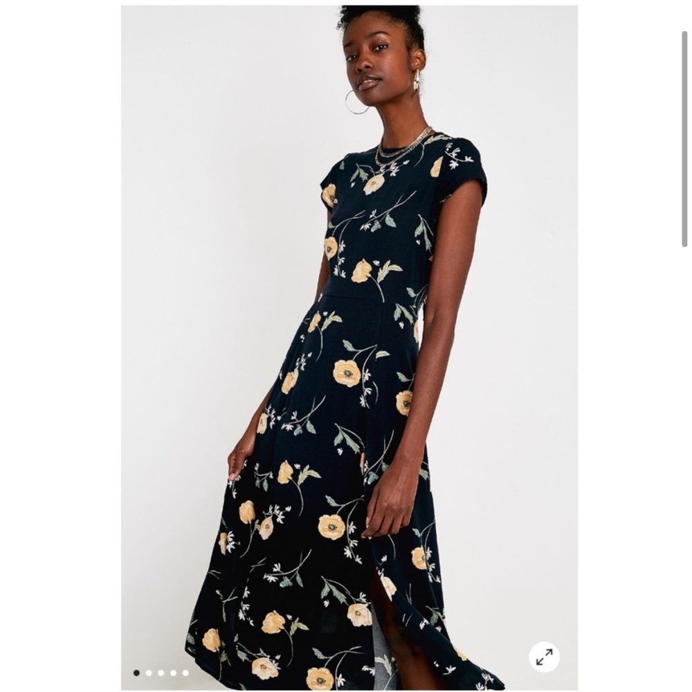 UO Lindsey Dress |  Floral Slit